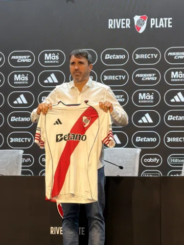 "ME GUSTA EL LIO. POR ESO ESTAMOS ACÁ"
Eduardo Coudet es nuevo DT de River.