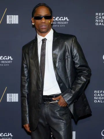 Travis Scott at reform alliance event 🤎
.
.
.
.
.
.
.
.
@travisscott
#travissco