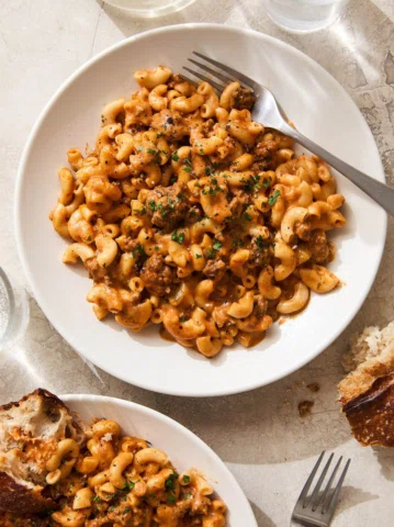 School is back in session! 🍎📓✏️ Time to survive these hectic, busy school nigh