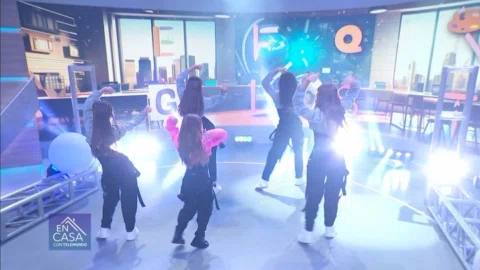 🎶 Dimos Una Vueltica, la pasamos Qué Chévere, dijimos Suéltalo, bailamos Tukutu