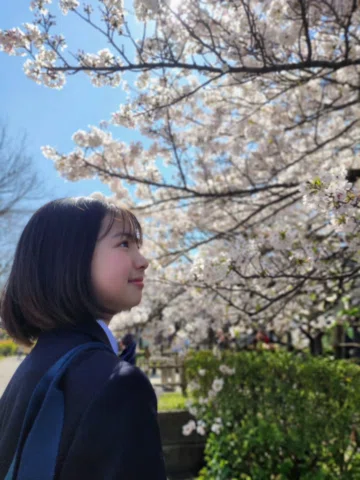 中学校に入学しました🌸🫶🏻

新しい学校
新しいクラス

最初はドキドキしてて
なかなか友達に話しかけられなかったけど
少しずつ話せるようになってきました