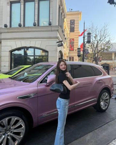 🩷🖤🚘🎀🍨☁️