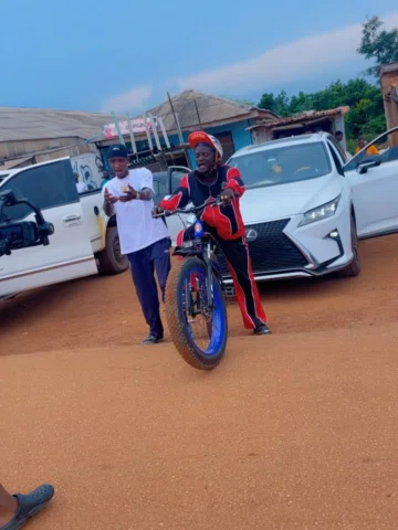 @topeloaded01 featuring @portablebaeby  CEO Zehnation label. After business vide
