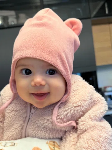 Yanakları🫠 eriyorumm
Larenikom güzel kızım
Mini mini minnacık sevdacık💕💖🌸💐