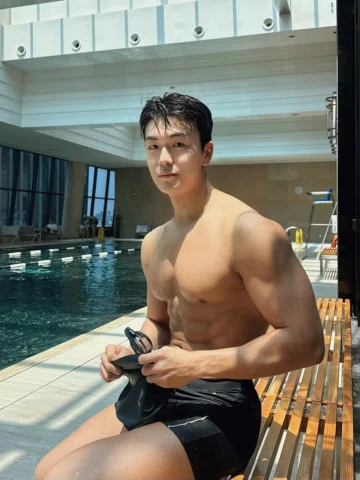 이번 여름 다이어트 1도 안할 예정인데
(일 때문에 공부 때문에 핑계 핑계..)
유지어터 할 수 있는 건 태닝덕분이야..🤎

@tanningb
