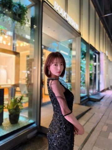 @leja__official のドレス着たよ☺️

ブラックなんだけど
パフスリーブでフェミニンさもあって
とってもかわいい☺️✨

特別な日におすすめ◎

