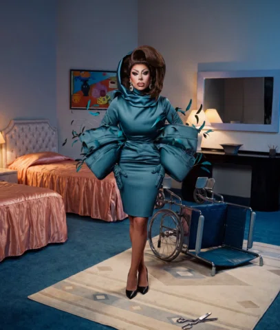 “Qué haces besando a la DRAGUEADA!!!” 
Para el promo look de @dragracemexico LAT