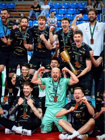 Back to back to back PlusLiga Bronze medals 🥉🙌🏼🤷🏻‍♂️ #bronzethreepit 
✅ Bro