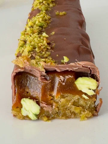 Este centro que asoma es la mezcla de caramelo desglaseado con pasta pura de pis
