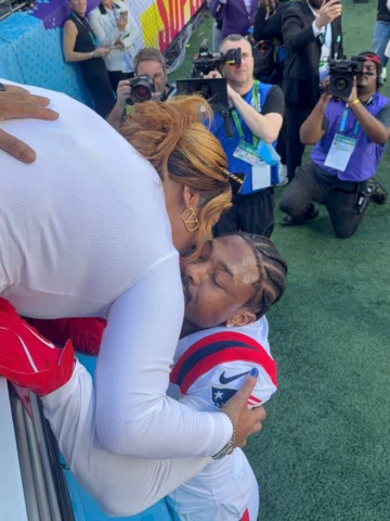 One more 🏈✨

#TheNFLMom