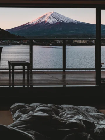 Nestled at the foot of Mount Fuji and overlooking Lake Kawaguchi, the hot spring