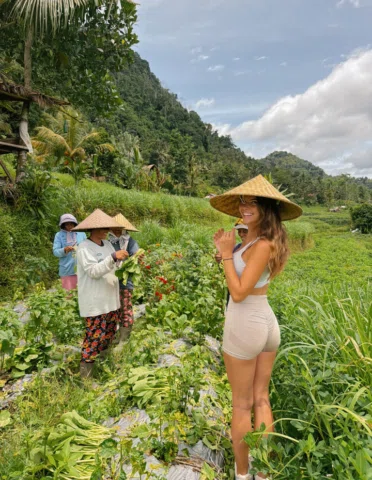THINGS TO DO IN SIDEMEN ⛰️💛🥥🌾🌴

💛Se balader en scooter et se perdre dans le