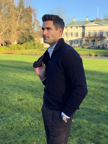Layers on layers on layers. Warmth secured🤝
#ootw #cardigan #menswear #outfitin