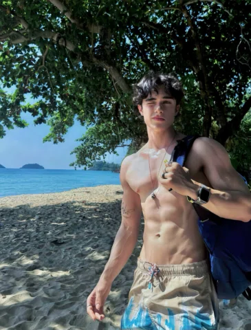 i gotchu a coconut 😋🥥
