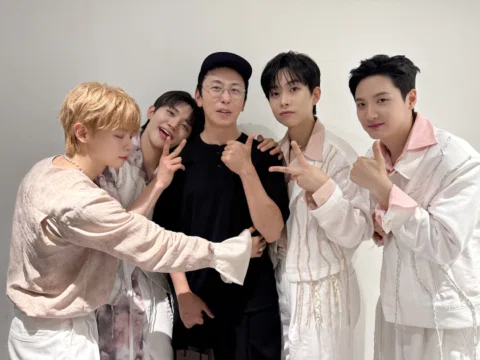 아....이젠 진짜 뭐라 할 말이 없다!!!
너무나 완벽해😭😭😭
KSPODOME 입성을 이렇게 멋들어지게 해내다니!!!
자랑스럽다 우리 루