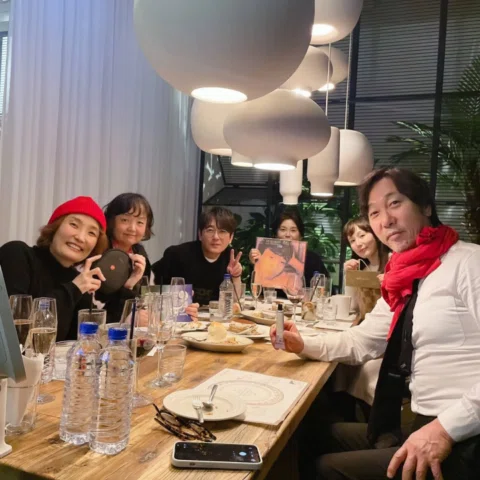 2025년이라는 숫자를 쓸수있는 마지막날입니다!
좋은사람들과 함께인가요?^^
저도 얼마전 좋은사람들과 오랜만에 송년모임을 했습니다!  오랜만에 