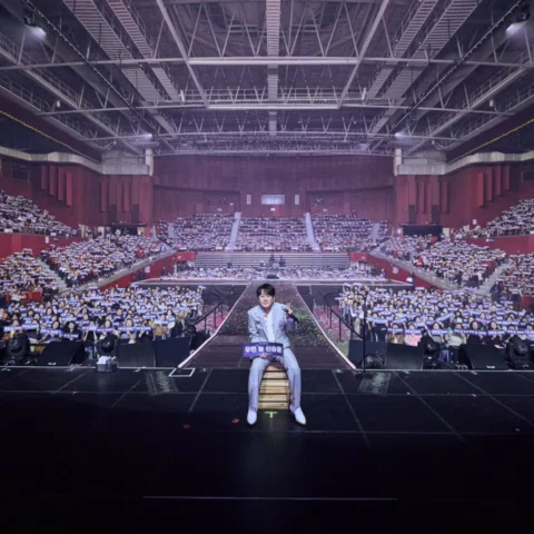 어제 35주년 콘서트,,,최고의관객과 함께해서 행복했습니다!
오늘도 불살라보렵니다!ㅋ
그리고 어제  저의35주년 축하해줘서 감사해요!^^
#신승