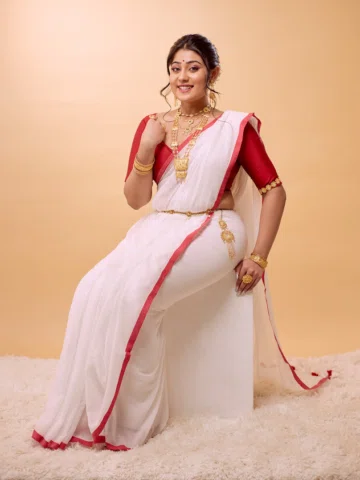 পূজোর আর কদিন বাকি 🤔
@studiod_souvikroy 
@makeupartist_riya9 💄