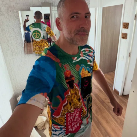 Das primeiras coisas feitas ao chegar em casa depois da Copa do Mundo: me vestir