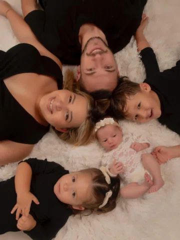 • PREMIER SHOOTING PHOTO A 5 • 

Notre premier shooting en famille, je suis tell