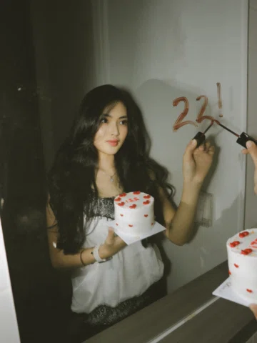 I'm 22! 2 hot 2 handle💋
