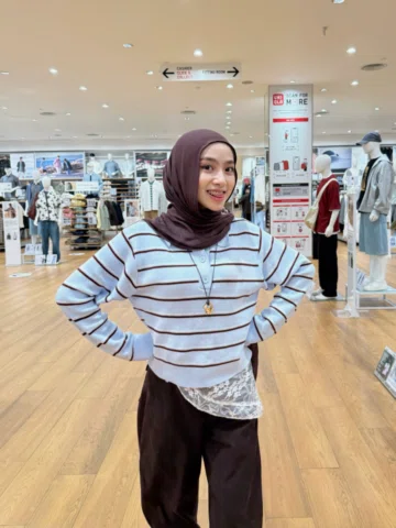 sesekali upload ga perlu yg aesthetic kali yaaa😭🙏🏻

fits @uniqloindonesia 
- 