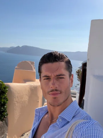 Blue skies, white walls, and the right state of mind.
