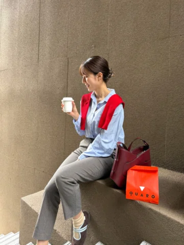 カフェの日のお洋服☕️
水色と赤の組み合わせって好きｶﾓ💭
⁡
そして、最近マツパと眉毛スタイリングをしてきました!!
メイクがすごく楽になってうれしい🐰お