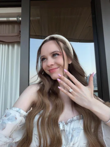 I said YES?? 🥹 Це не зйомки, не фейк, але ще не пропозиція 😅 just promise ring