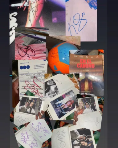 Ahora me dedico a vender firmas amigos tenemos varios artistas disponibles puede