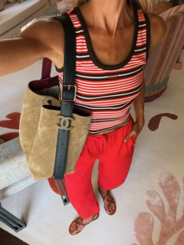 You had me at suede bucket bag @chanelofficial 🤤