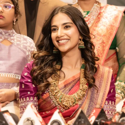 Vaarahi Silks 6.0 inaugurated today by @meenakshichaudhary006 and @tejasajja123 