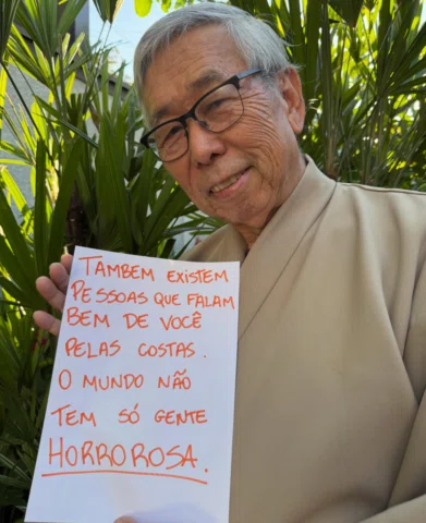 Nem todo mundo fala mal de você quando você não está por perto… também existem p