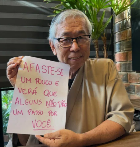 🍃 Às vezes, se afastar é a única forma de enxergar quem realmente faz questão d