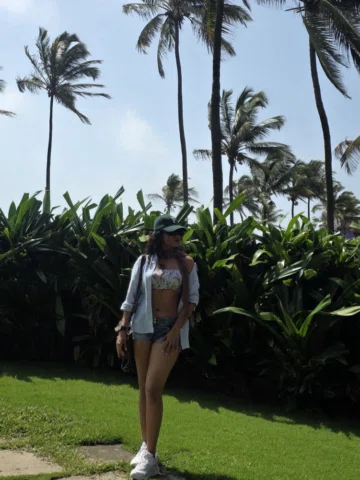 Me, the sky, and a little peace🌴❤️