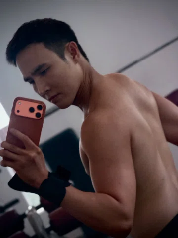 Đây đây! Hoàng Quân của mấy bà tới đây! Có ai ra xem Nghỉ Hè Sợ Nghỉ Hưu để thấy