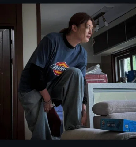 문 턱에 새끼발가락 찧었음