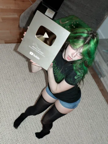GOLDEN PLAYBUTTON CELEBRATIONNNN