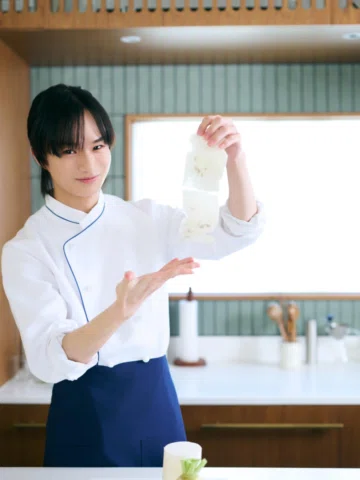 今日4月27日で、22歳になりました！
お祝いしてくださったみなさんありがとうございます！
⁡
22歳の抱負はズバリ！
自分にお金を使う！です！
美容などに意識