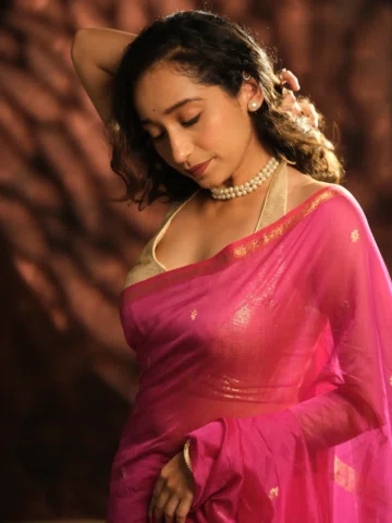 ❤️
.
.
.
#rjdnyaneshwari #filmfareawardsmarathi2026 #prathasarees #salonasasajan
