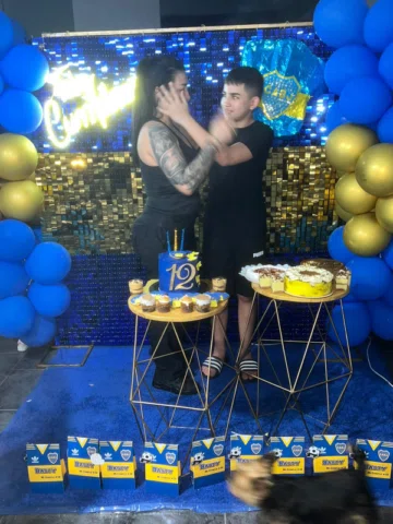 Gracias a todos lo q se hicieron un ratito para venir a saludar a Basty… hermosa