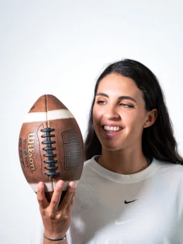 En la vida hay cosas esenciales… 
Para mi, un balón 🏈 y saber que me estoy cuid