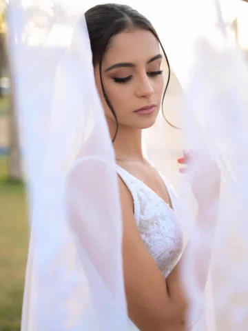 A delicadeza e beleza dessa noiva encantadora ❤️@luana_fariacr 

@santhyagocapel