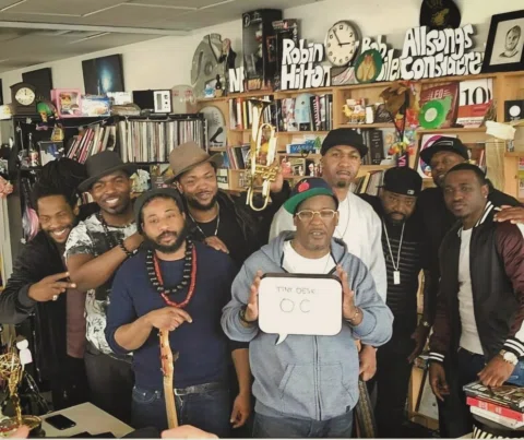 Throwback ✨️ These Group Of 🎶usicians Rite 

 Here!?! ?

A League Of EXTRAORDIN