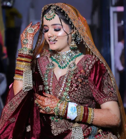 Beauty Brid😍🧿
.
.
.
.
.
.
.
.
#bridal #bridalmakeup 
#hairstyles #bridhairstyl