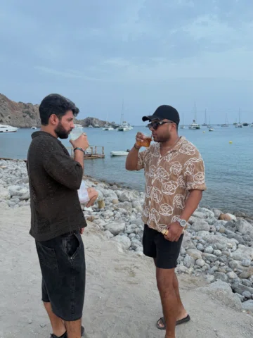 🇪🇸 Vimos o jogo vendo Franky Rizardo no Blue Marlin e terminamos a noite comem