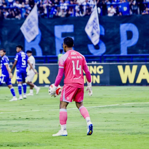 100 Match bersama @persib 🧤💙