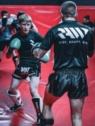 RAW 👊🏼

Rise. Adapt. Win. 

📸 @jw_infocus 
📍 @just_fight_l4 

#fight #muayth