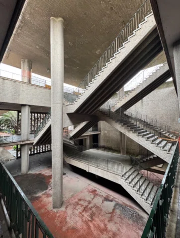 lost in chacarita. 

uno de los lugares más fascinantes de la ciudad, el sexto p