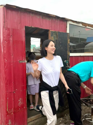 일주일간의 몽골 선교를 마치며,

태리 현이와 온 가족이 함께 떠난 이번 선교는
사실 이제 막 교회를 알아가기 시작한 남편과 아이들이
하나님의 